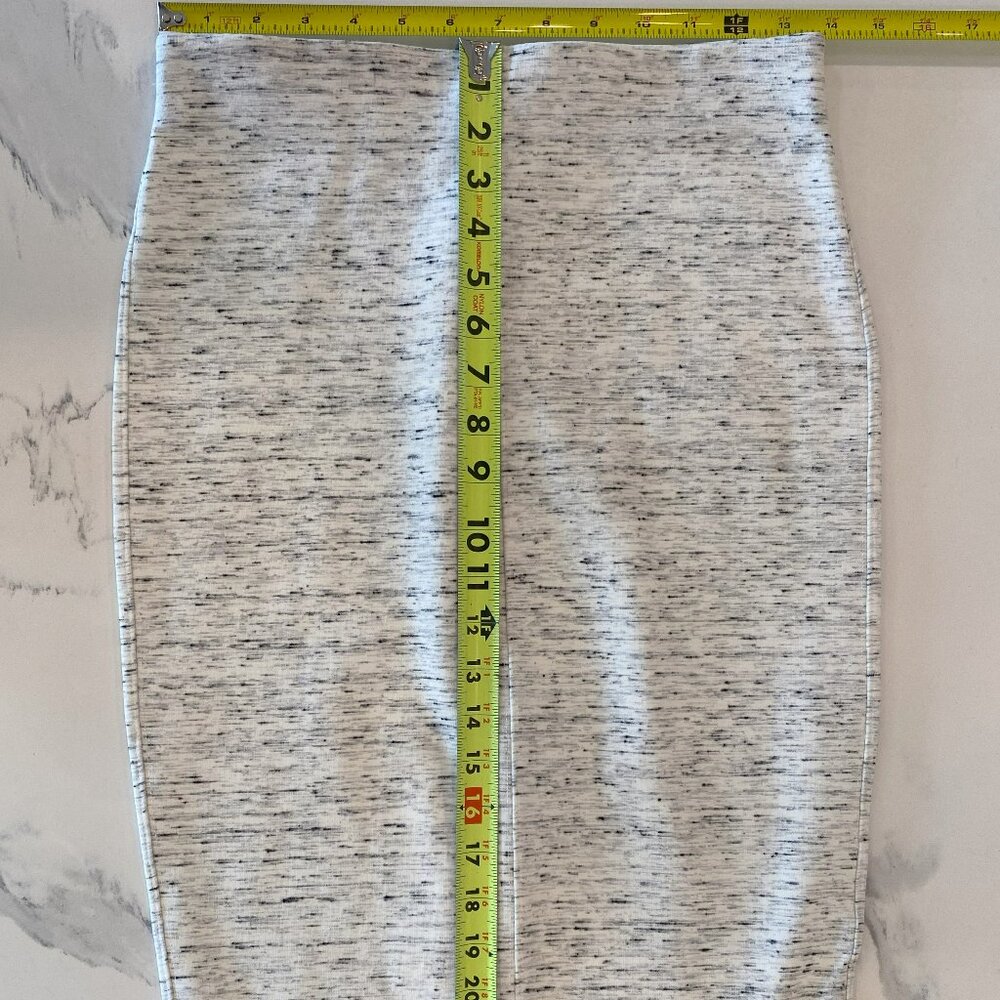 Aritzia Wilfred Pencil Stretch Skirt Fabric Made in Italy Heather Size M - Picture 5 of 6